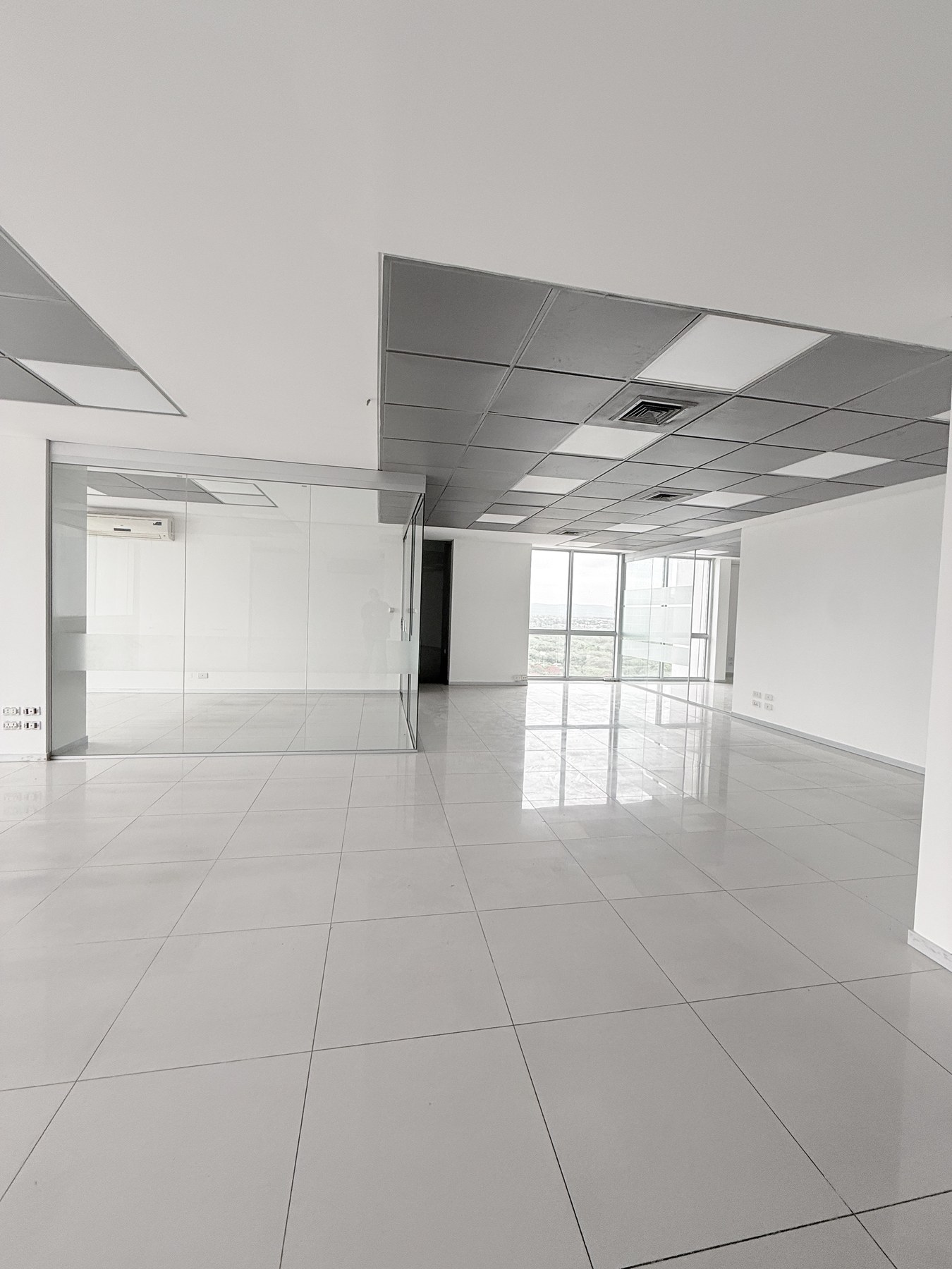 Interior de la Oficina 17D en Torre Duo — foto 3