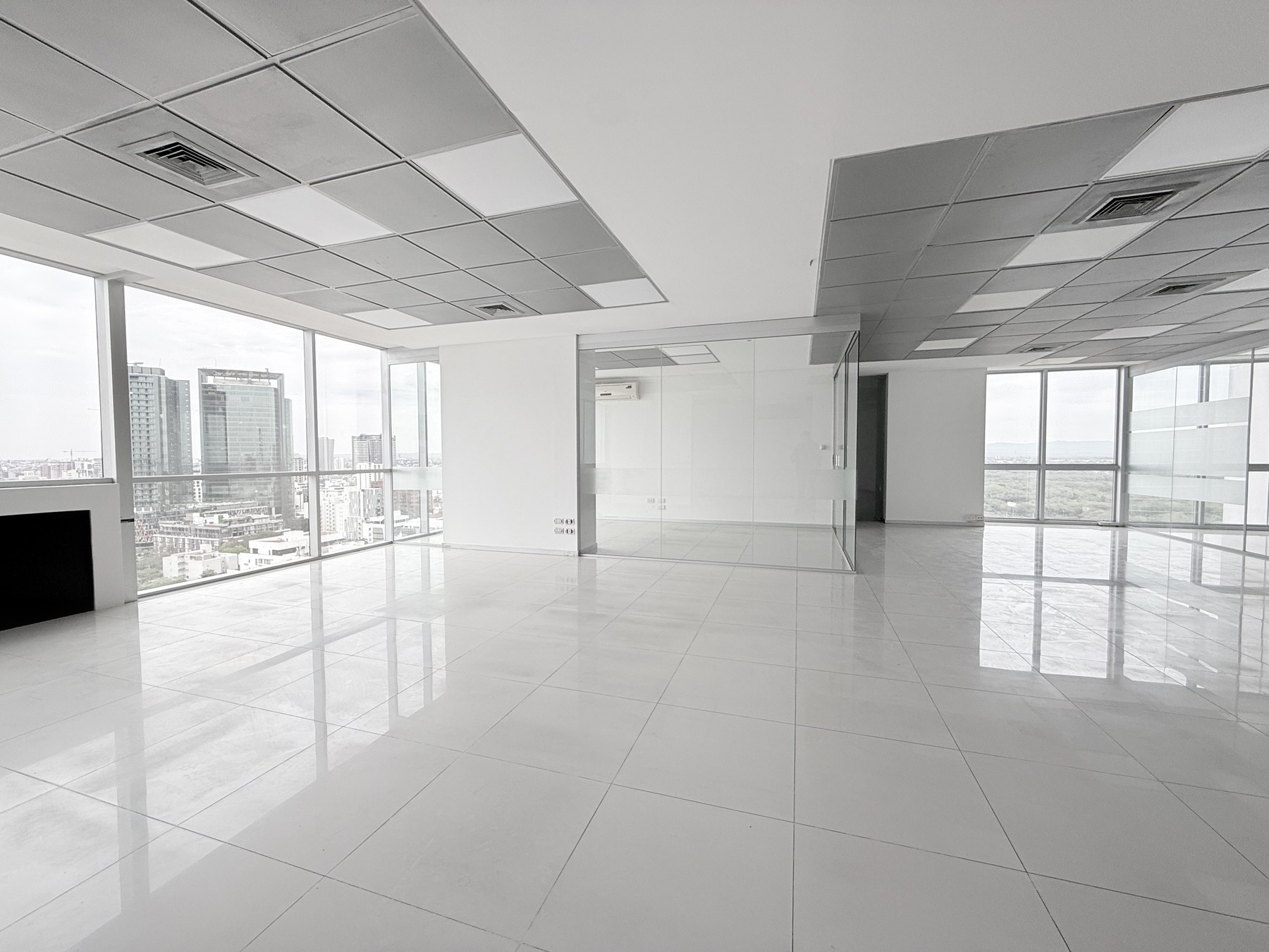 Interior de la Oficina 17D en Torre Duo — foto 7